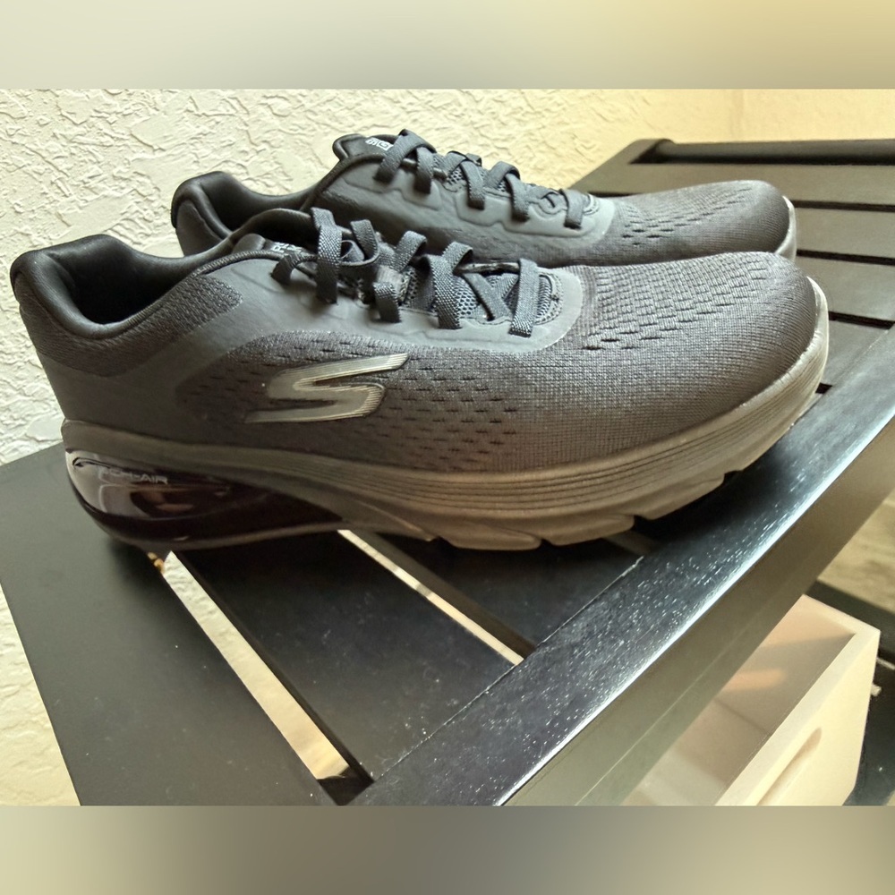 Skechers Go Walk Arch Fit Air Black Sneakers Womens Size 9 Comfort Walking Shoes